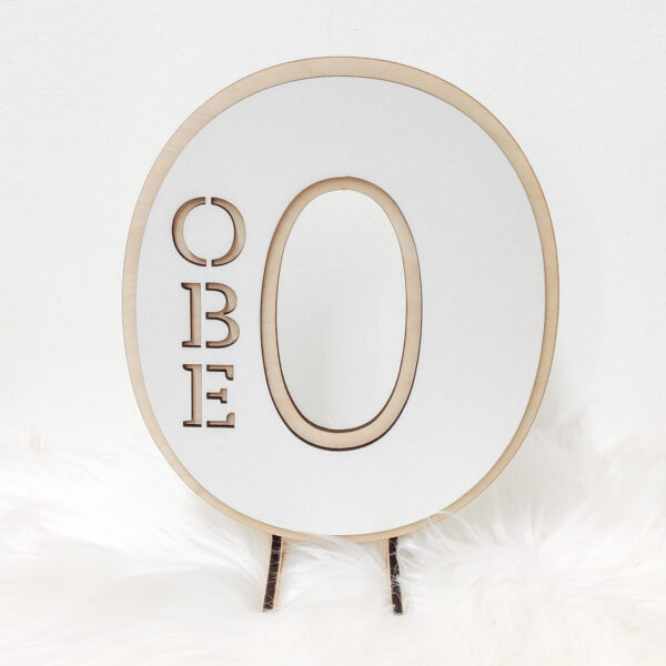 Gepersonaliseerd naamteken in grote houten letter